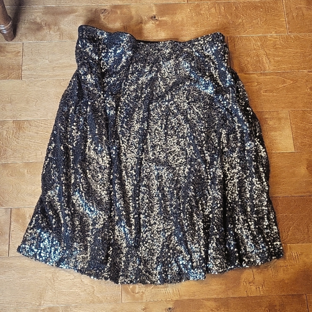 Women's Lane Bryant Black with Silver Sequin Skirt Size 18/20, Great Con…